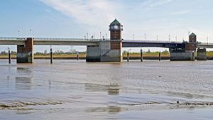 采砂作业通航安全管理的重要性与实践