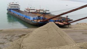 河道采砂管理经验启示——守住生态底线，推动可持续发展